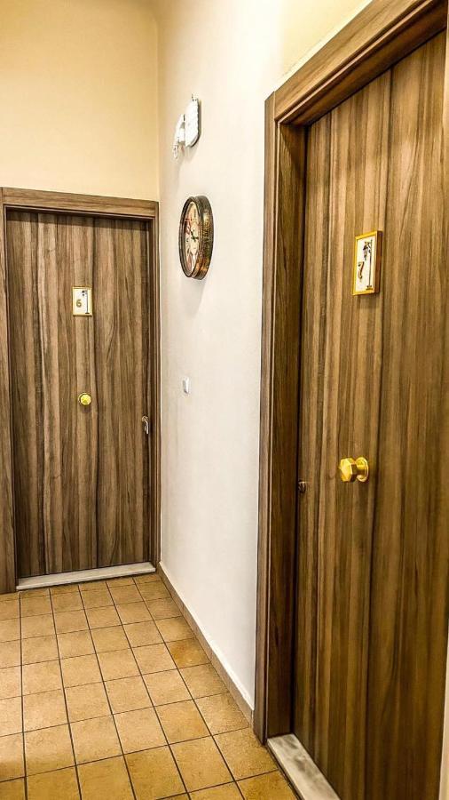 Central 9 Rooms エルムポリ エクステリア 写真